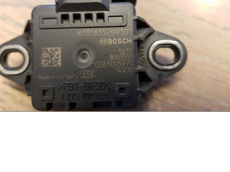 Framsidan på Speed sensor från en BMW S 1000 RR -2015 motorcykel.