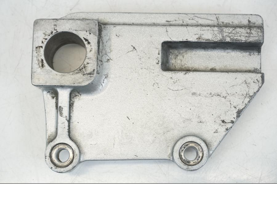 Framsidan på Bromsoksfäste från en Kawasaki ZX-12R -2000 motorcykel.