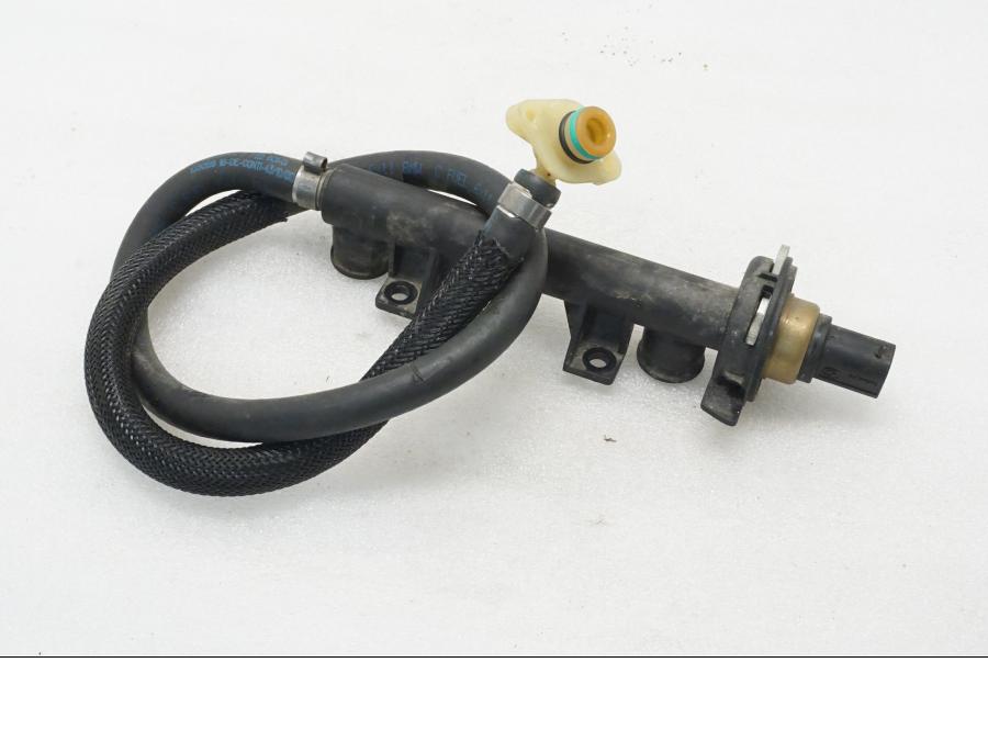 Framsidan på Fuel Rail från en BMW F 800 R -2011 motorcykel.