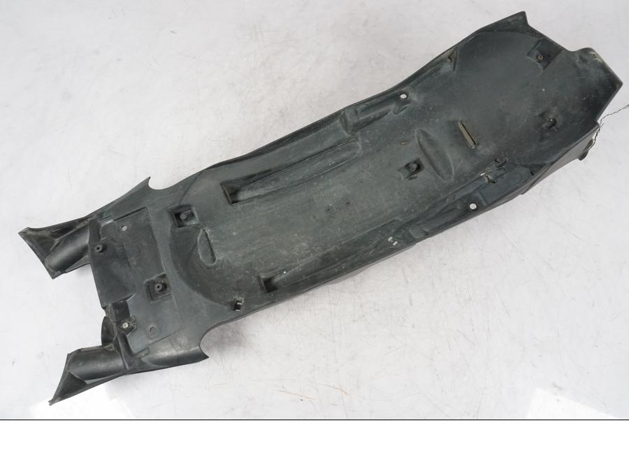 Extrabild3 på Undertail från en BMW R 1200 GS -2005 motorcykel.