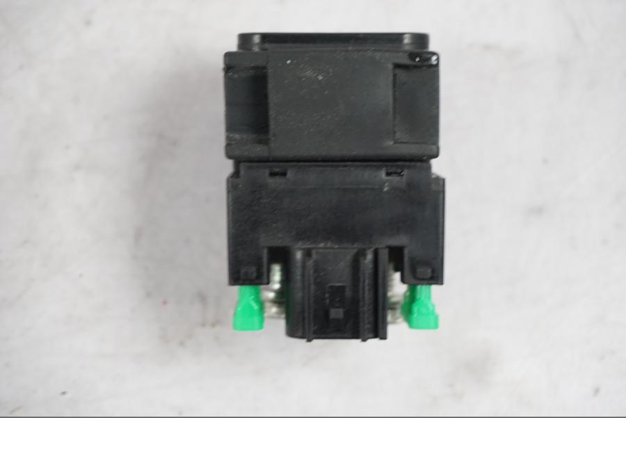 Snett nerifrån på Startrelä från en Ducati Multistrada V4 -2024 motorcykel.