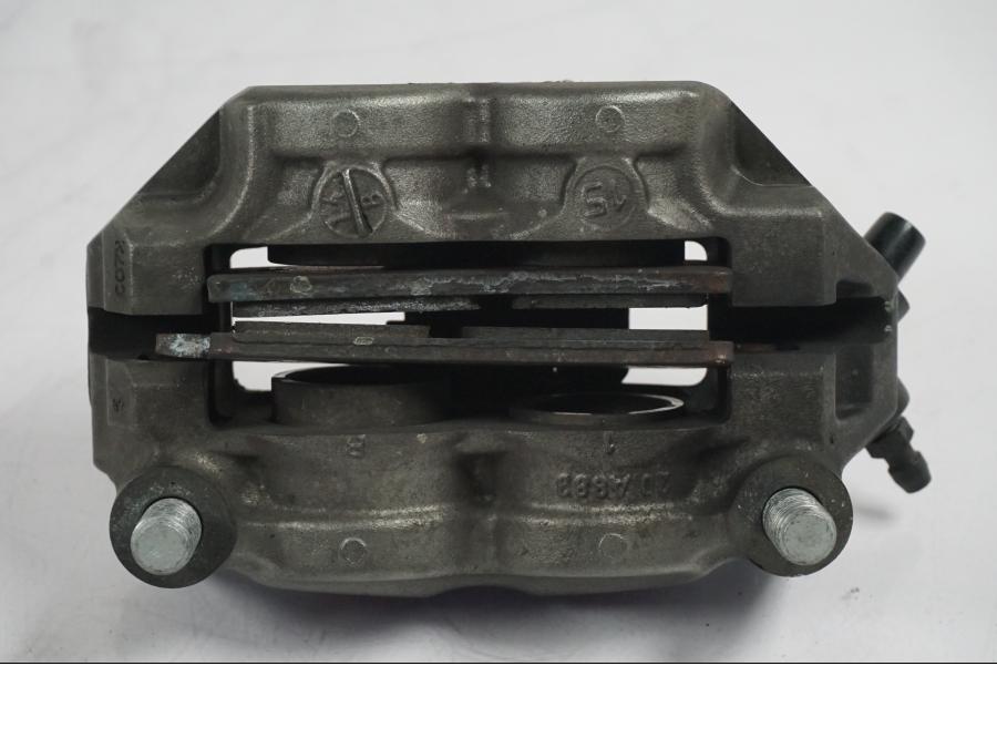 Snett uppifrån på Bromsok från en KTM 1290 Super Duke R -2015 motorcykel.