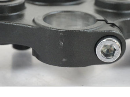 Höger sida på Gaffelkrona från en Yamaha MT-07 -2019 motorcykel.