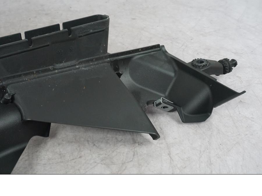 Höger sida på Luftintagskåpa från en Ducati Multistrada V4 -2024 motorcykel.