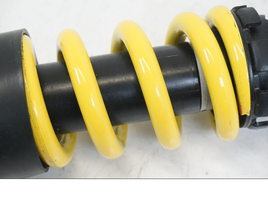 Höger sida på Stötdämpare från en Honda CBR 650 R -2019 motorcykel.