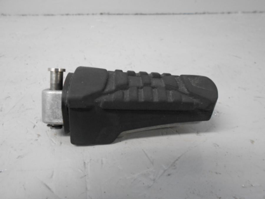 Framsidan på Fotpinne från en BMW S 1000 XR -2018 motorcykel.