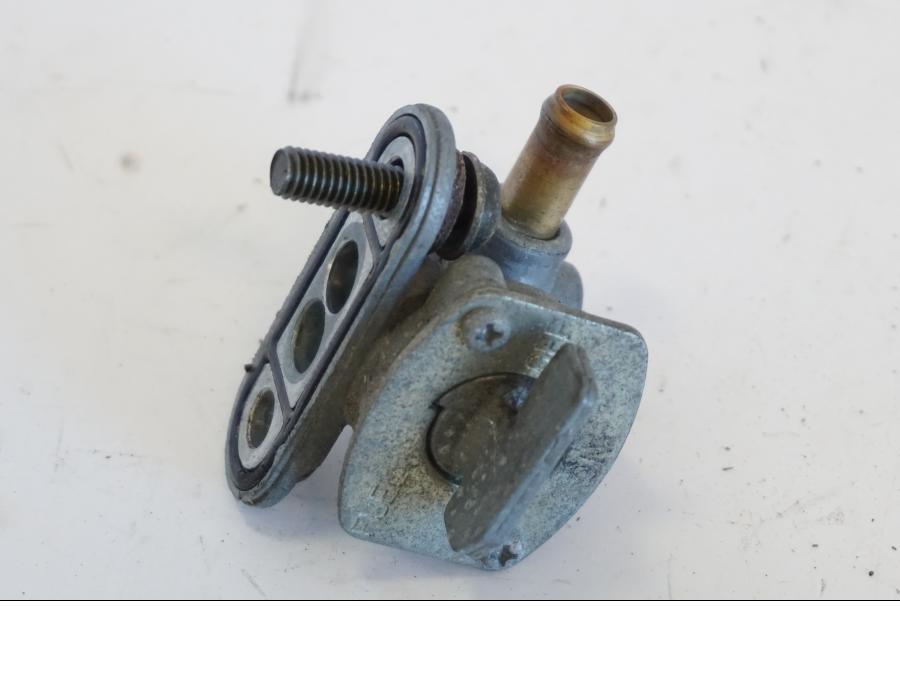 Höger sida på Bensinkran från en Yamaha YZF 1000 R -1997 motorcykel.