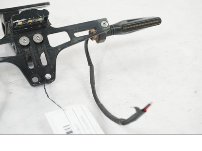 Vänster sida på Skylthållare från en Yamaha MT-07 -2019 motorcykel.