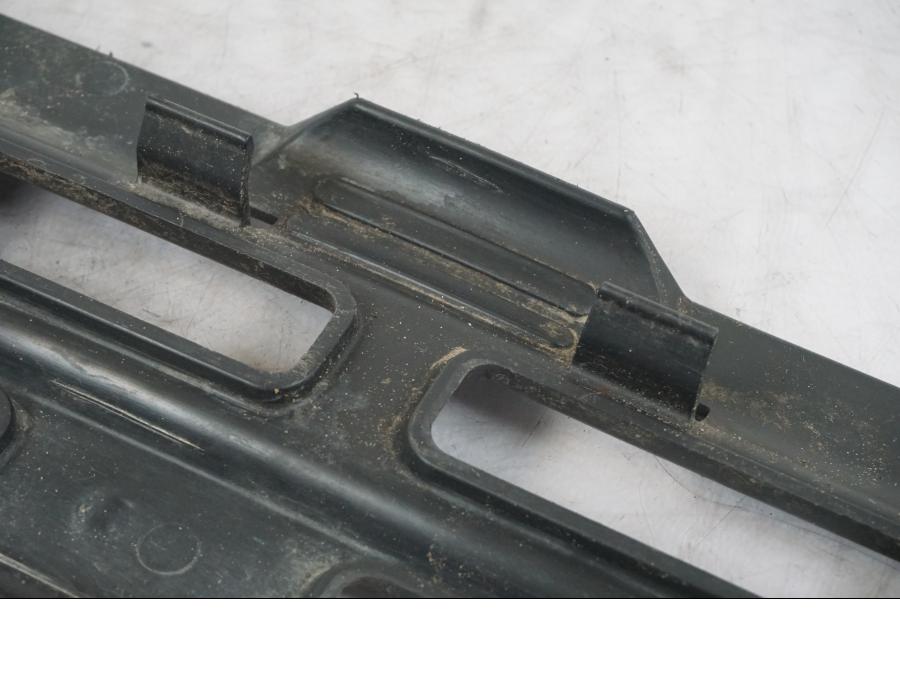 Extrabild1 på Hasplåt från en Suzuki LTA 750 XP E -2009 motorcykel.