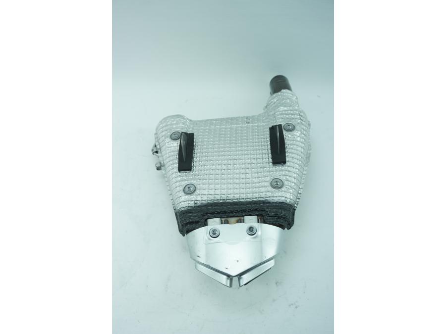 Baksidan på Ljuddämpare från en Kawasaki ZX-6R -2007 motorcykel.