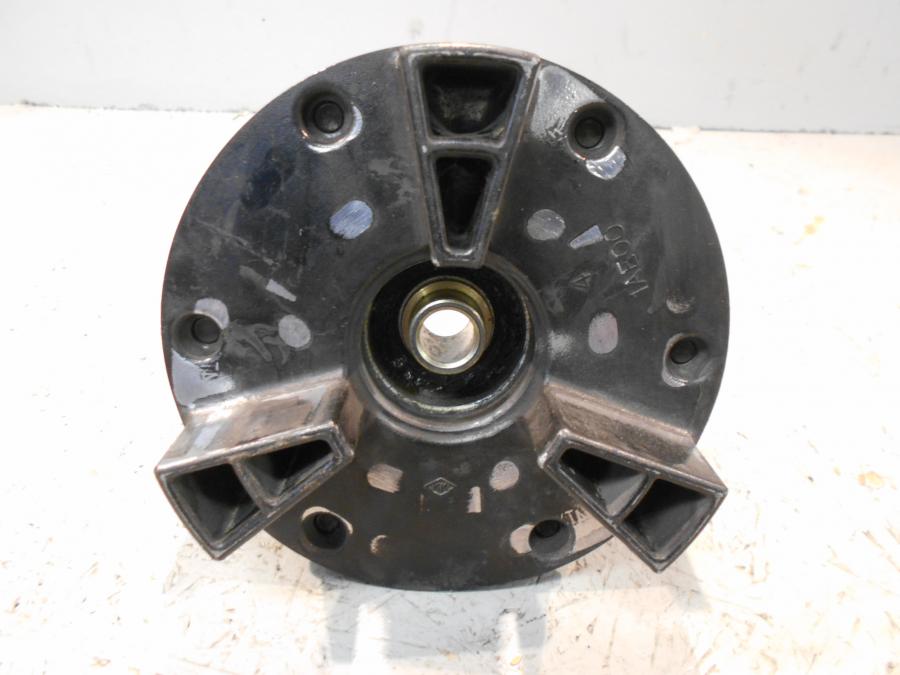 Baksidan på Drevfäste från en Yamaha TDM 850 -1999 motorcykel.