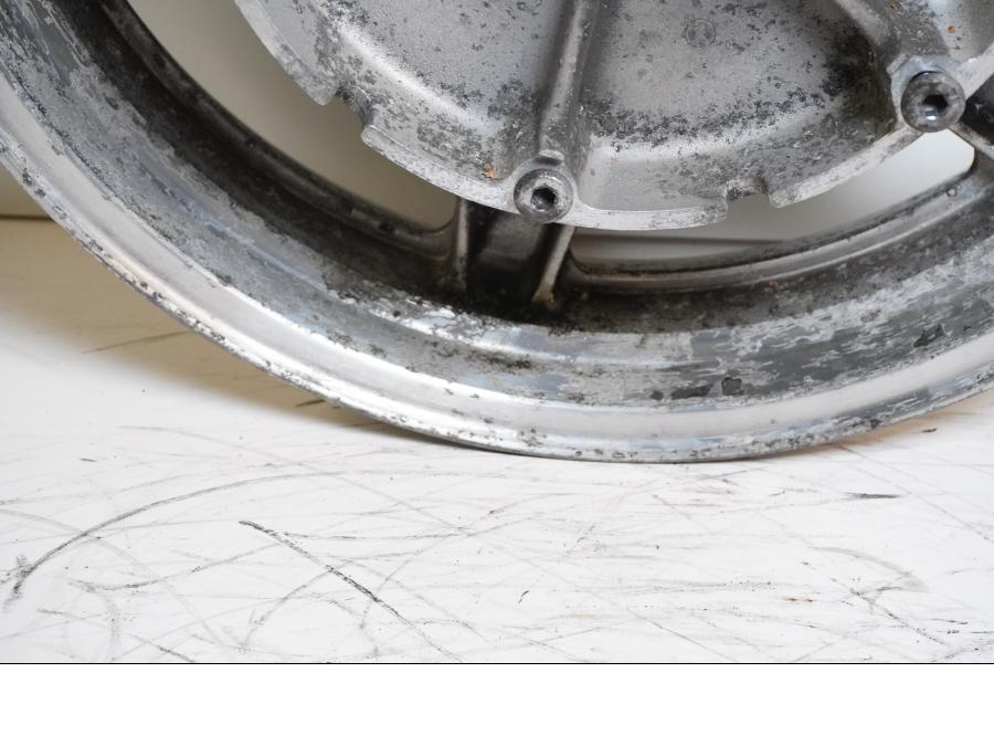 Extrabild2 på Fälg från en Honda GL 1500 -1998 motorcykel.