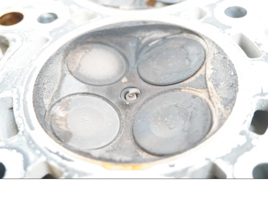 Extrabild4 på Topplock från en Yamaha FJR 1300 -2005 motorcykel.