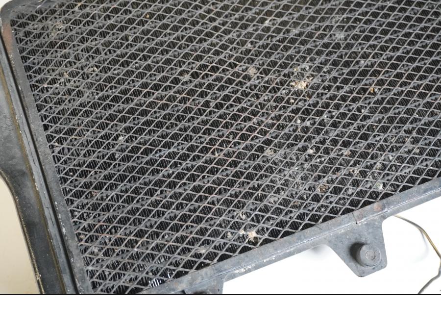 Snett uppifrån på Vattenkyl från en Kawasaki GPZ 900 -1989 motorcykel.