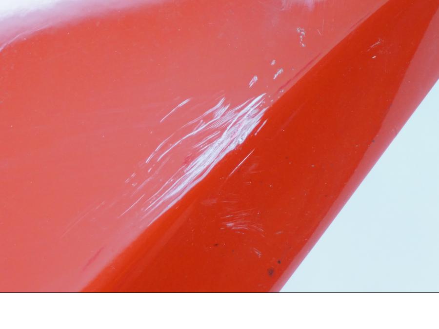 Höger sida på Sidkåpa från en Ducati 750 SS -1995 motorcykel.