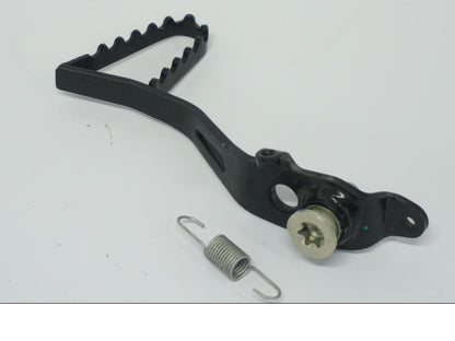 Snett uppifrån på Bromspedal från en BMW R 1250 GS -2022 motorcykel.