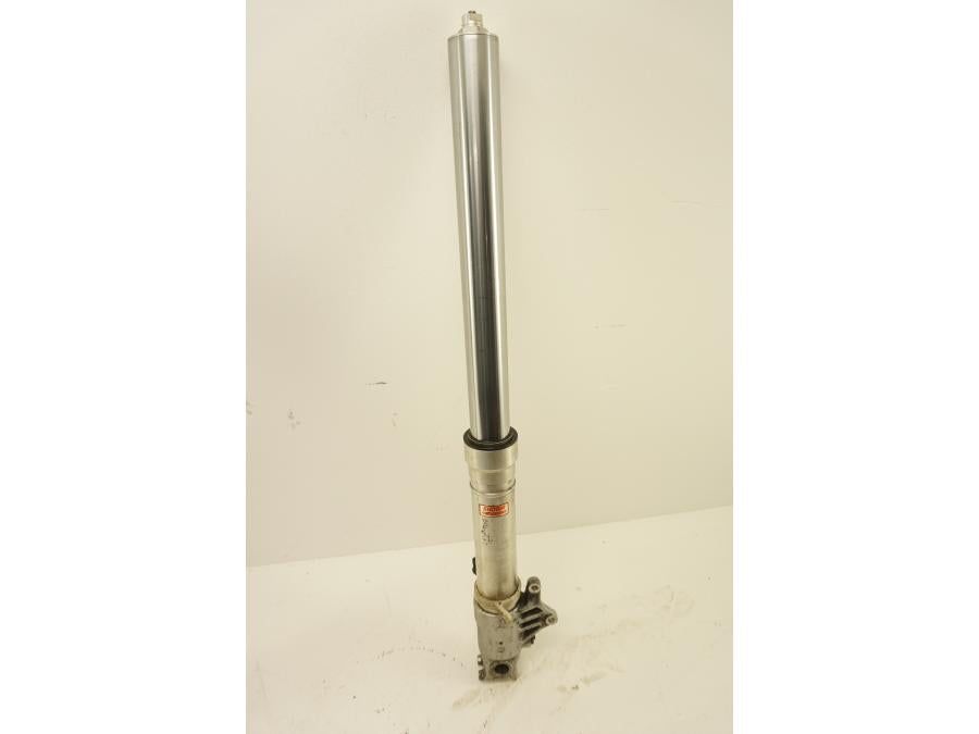 Framsidan på Gaffelben från en Honda CBR 900 RR -1997 motorcykel.