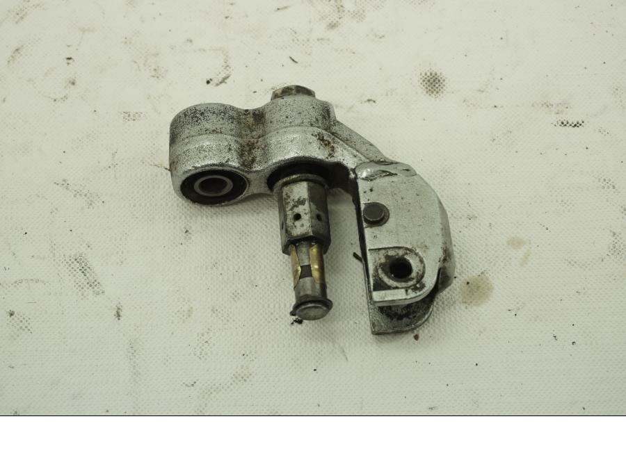 Framsidan på Fotpinnefäste från en Suzuki GSX 1100 EF -1985 motorcykel.