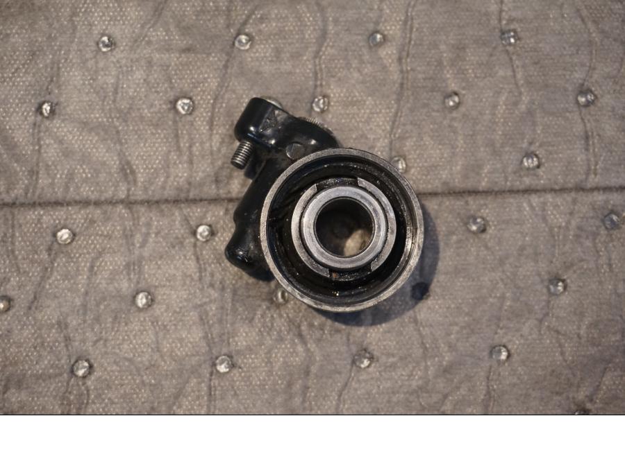 Baksidan på Hastighetsdrivning från en Honda NSR 125 -1998 motorcykel.