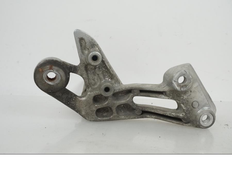 Snett nerifrån på Fotpinne från en Yamaha XJ 900 S -1997 motorcykel.