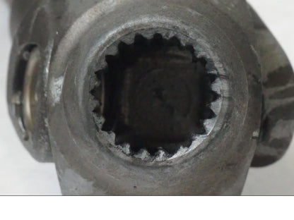 Vänster sida på Kardanaxel från en BMW K 1200 R -2006 motorcykel.