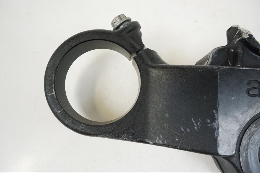 Höger sida på Gaffelkrona från en Aprilia RS 250 -1998 motorcykel.