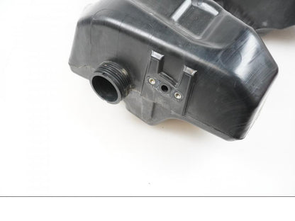 Vänster sida på Bensintank från en KTM 1290 Super Adventure S -2022 motorcykel.