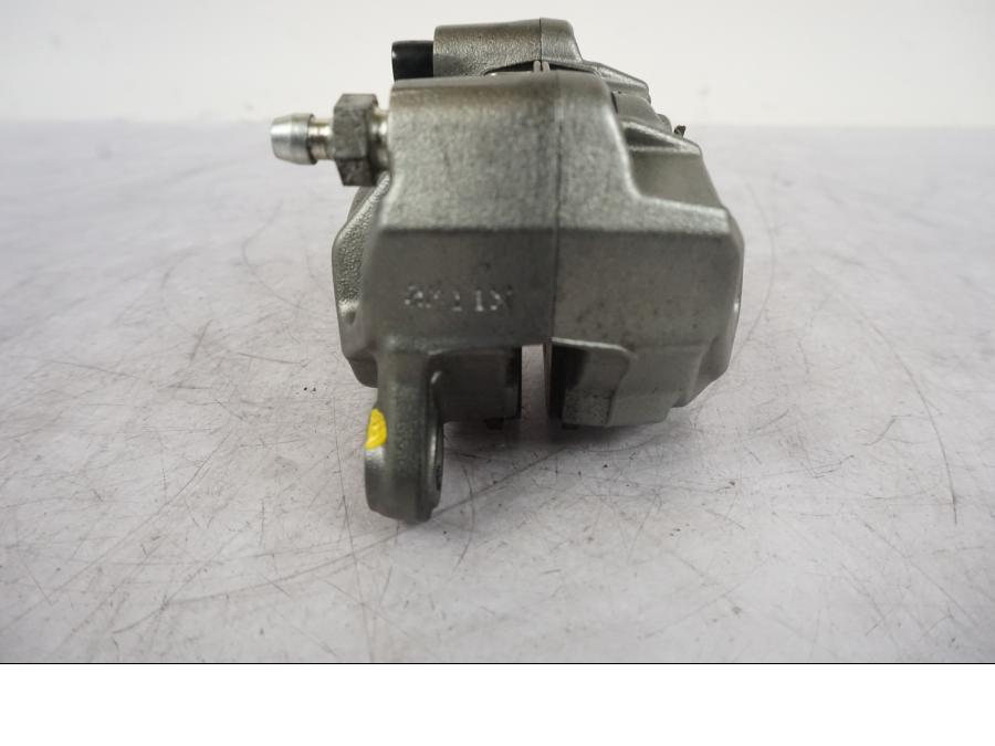 Snett uppifrån på Bromsok från en KTM 1290 Super Duke R -2021 motorcykel.