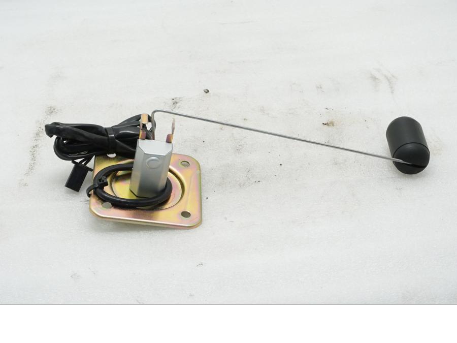 Framsidan på Bensintankgivare från en Honda VFR 750 -1990 motorcykel.