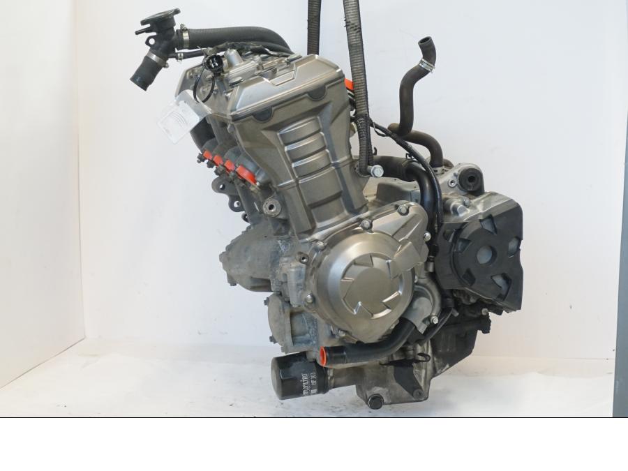 Framsidan på Motor från en Kawasaki Versys 1000 -2015 motorcykel.