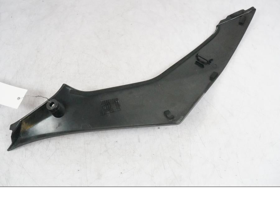 Baksidan på Bensintankskåpa från en Suzuki GSX-R 1000 -2008 motorcykel.