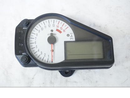 Framsidan på Instrumentpanel från en Suzuki GSX-R 750 -2001 motorcykel.