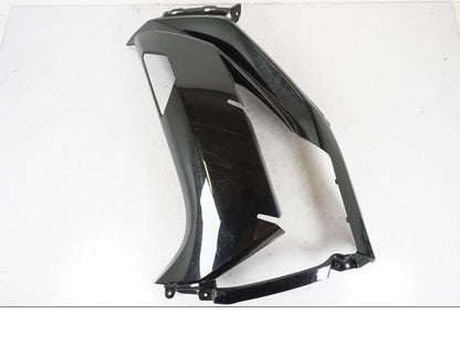 Framsidan på Sidkåpa från en Kawasaki Ninja 650 -2015 motorcykel.