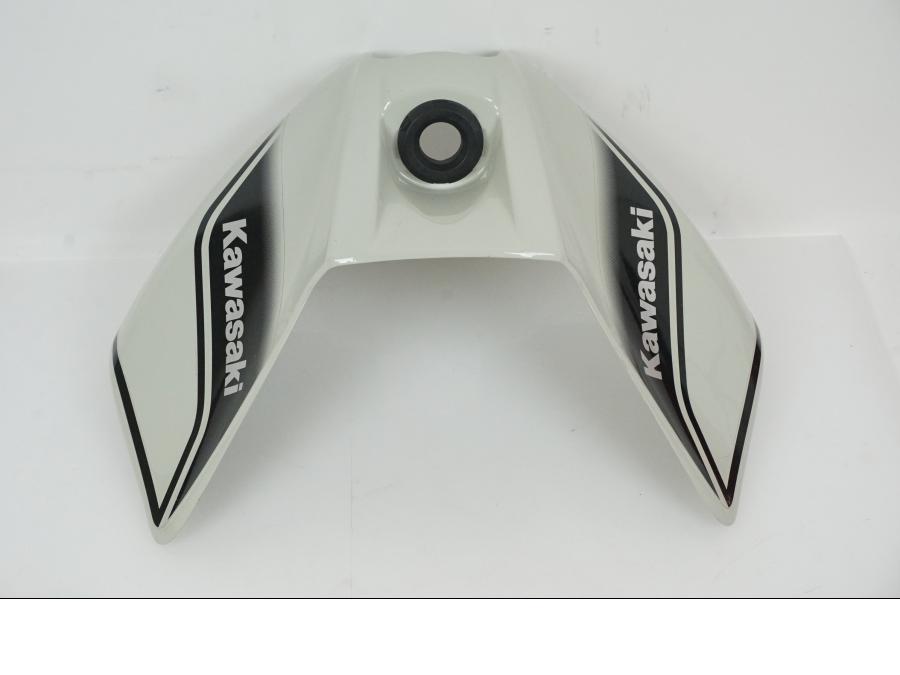 Vänster sida på Bensintankskåpa från en Kawasaki ER-6N -2016 motorcykel.