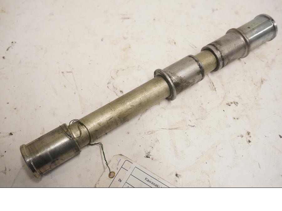 Framsidan på Axel från en Kawasaki VN 2000 -2006 motorcykel.