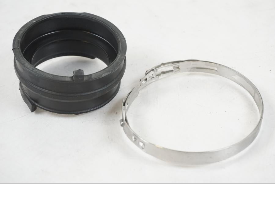 Framsidan på Insugsgummi från en BMW R 1250 GS -2021 motorcykel.