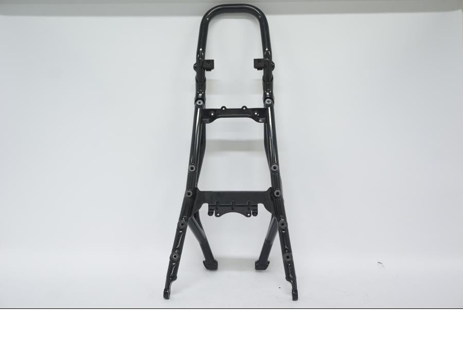 Baksidan på Bakram från en Ducati Desert X -2022 motorcykel.