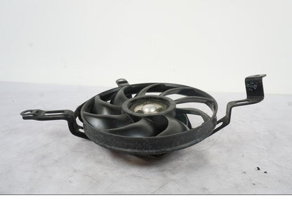 Baksidan på Vattenkylfläkt från en Suzuki GSX-R 1000 -2005 motorcykel.