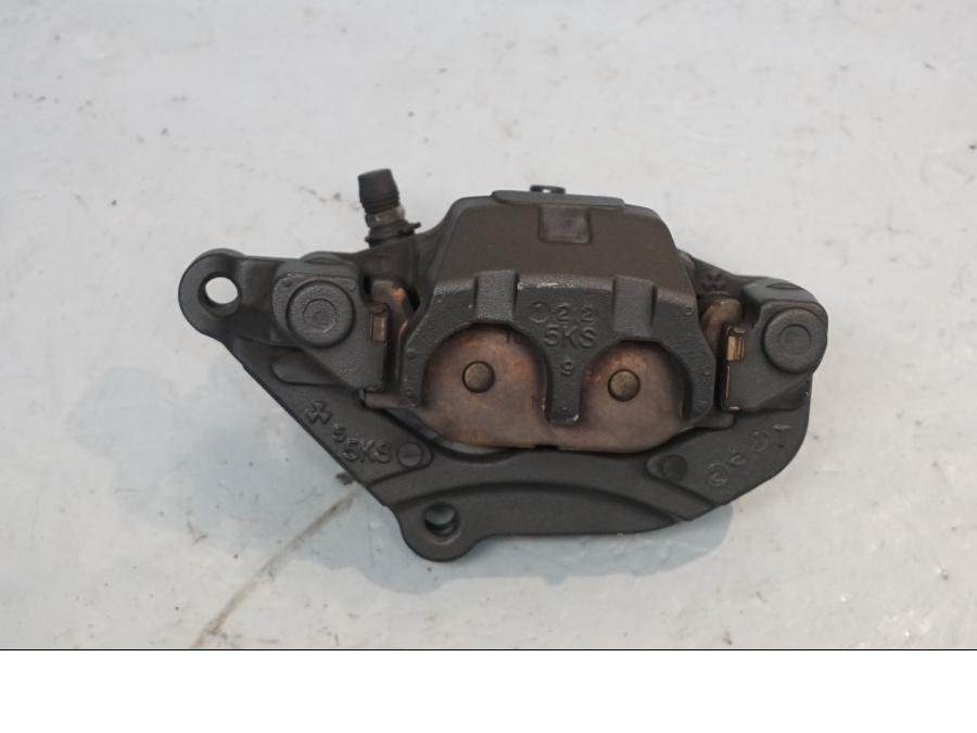 Baksidan på Bromsok från en Yamaha XJ 6 -2011 motorcykel.