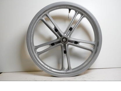 Extrabild2 på Fälg från en Yamaha YZF-R 125 -2009 motorcykel.