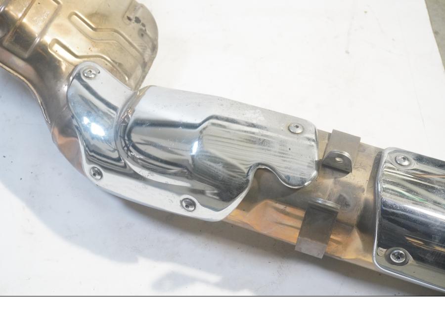 Höger sida på Ljuddämpare från en BMW R 1100 R -1995 motorcykel.