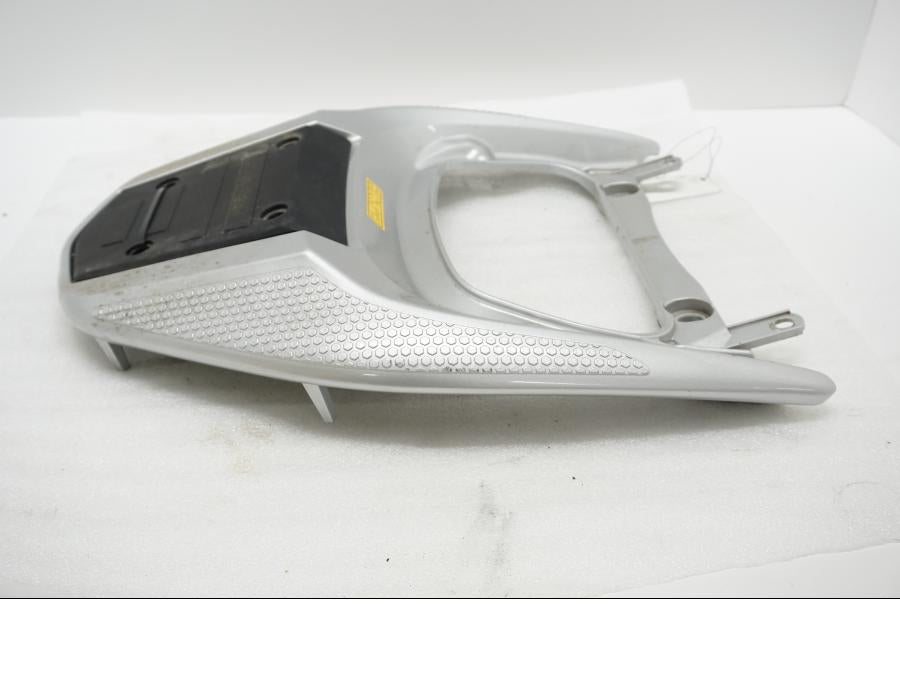 Höger sida på Pakethållare från en Honda XL 1000 V -2008 motorcykel.