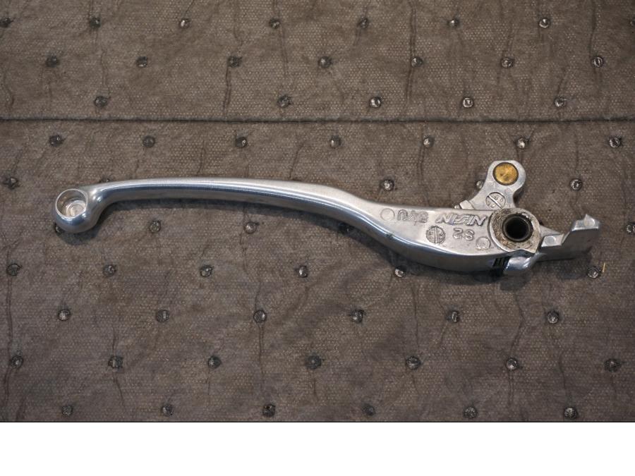 Baksidan på Kopplingsgrepp från en Yamaha V-Max 1700 -2010 motorcykel.