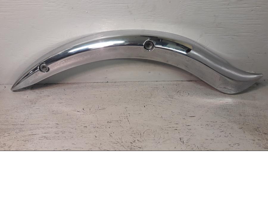 Framsidan på Bakskärmstag från en Kawasaki VN 900 -2007 motorcykel.