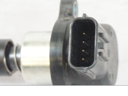 Höger sida på Tomgångsventil från en Suzuki GSX-S 1000 -2017 motorcykel.