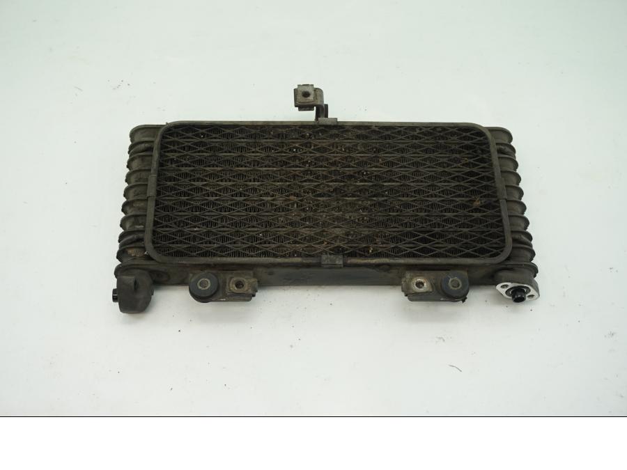 Baksidan på Oljekyl från en Suzuki GSX 1300 R -2003 motorcykel.