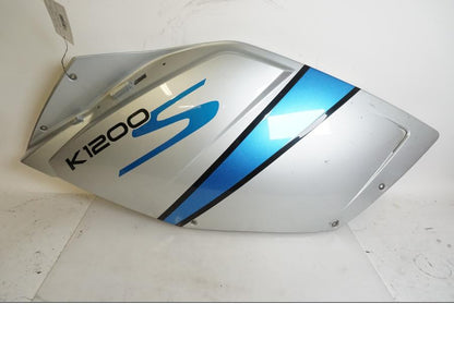 Framsidan på Sidkåpa från en BMW K 1200 S -2007 motorcykel.