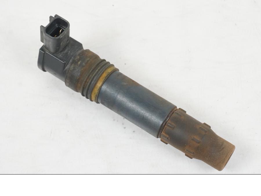 Framsidan på Tändspole från en Kawasaki ER-6F -2010 motorcykel.