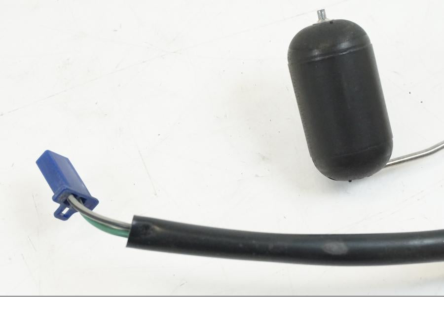 Höger sida på Bensinmätare från en Honda VFR 800 -2003 motorcykel.