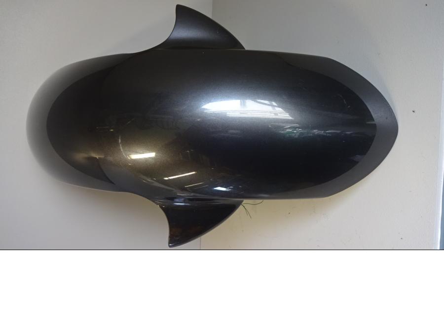 Vänster sida på Framskärm från en Yamaha FZ1-SA -2008 motorcykel.